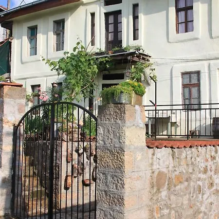 Hostel Etno House Shancheva *